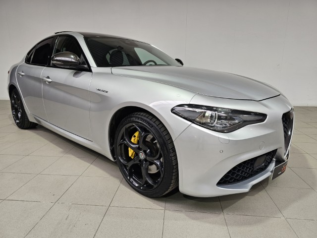 Alfa Romeo Giulia 2.0 T AWD Veloce
