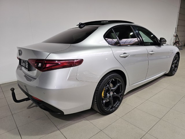 Alfa Romeo Giulia 2.0 T AWD Veloce