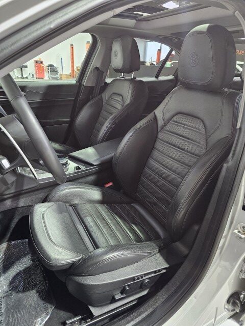 Alfa Romeo Giulia 2.0 T AWD Veloce