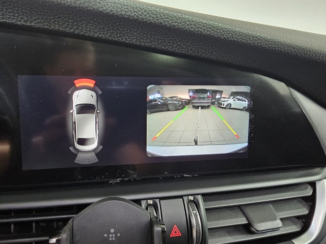 Alfa Romeo Giulia 2.0 T AWD Veloce