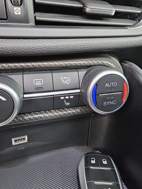 Alfa Romeo Giulia 2.0 T AWD Veloce