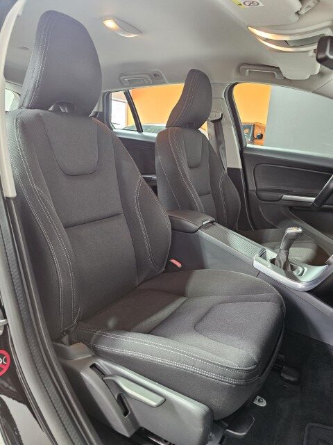 Volvo V60 D2