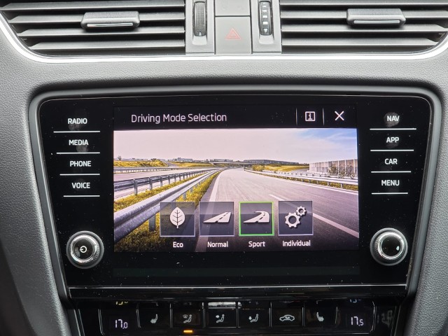 Skoda Octavia 2.0 TSI DSG RS