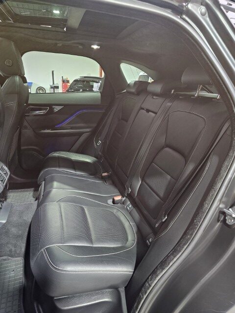 Jaguar F-Pace AWD 25t R-SPORT