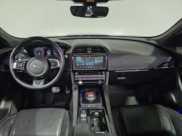Jaguar F-Pace AWD 25t R-SPORT