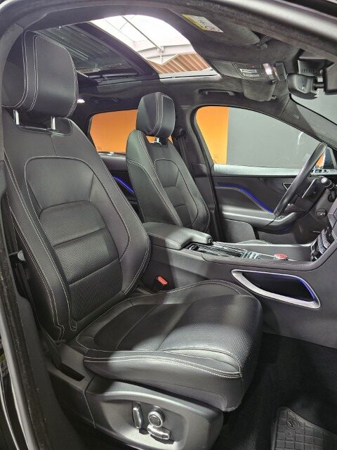 Jaguar F-Pace AWD 25t R-SPORT