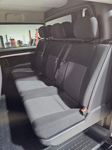 Peugeot Expert 2.0 Dubbele cabine 5 zitplaatsen - Automaat