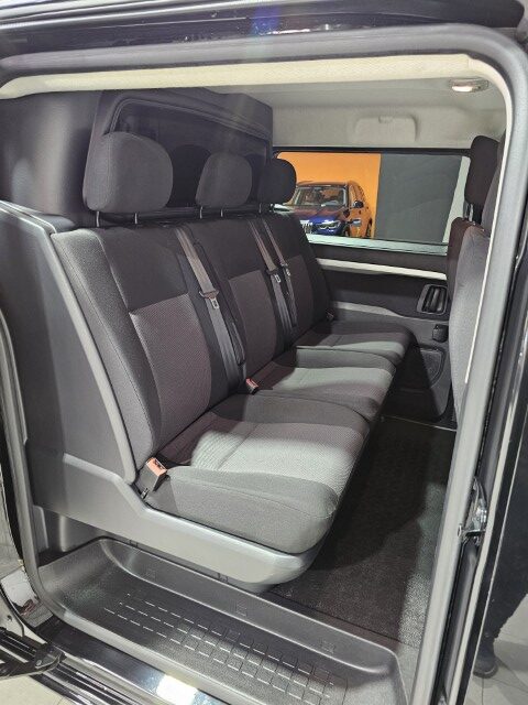 Peugeot Expert 2.0 Dubbele cabine 5 zitplaatsen - Automaat