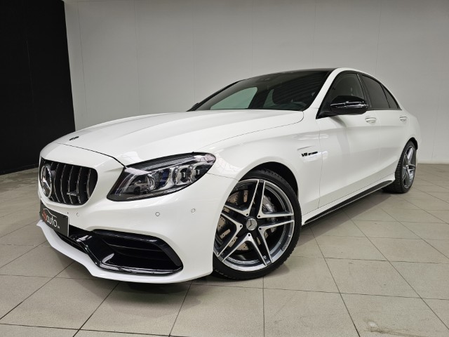 Mercedes C63 AMG V8 Turbo