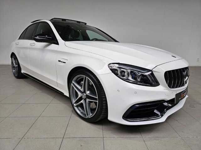 Mercedes C63 AMG V8 Turbo