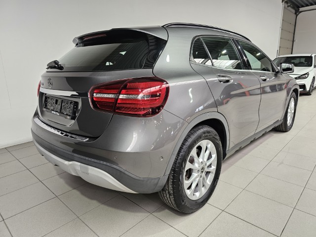 Mercedes GLA180 7G DCT Urban Pack