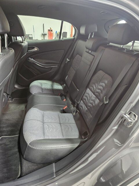 Mercedes GLA180 7G DCT Urban Pack