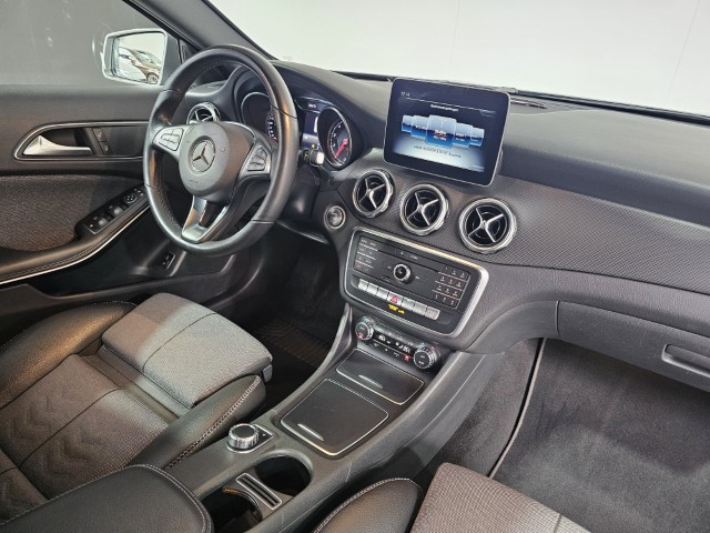Mercedes GLA180 7G DCT Urban Pack