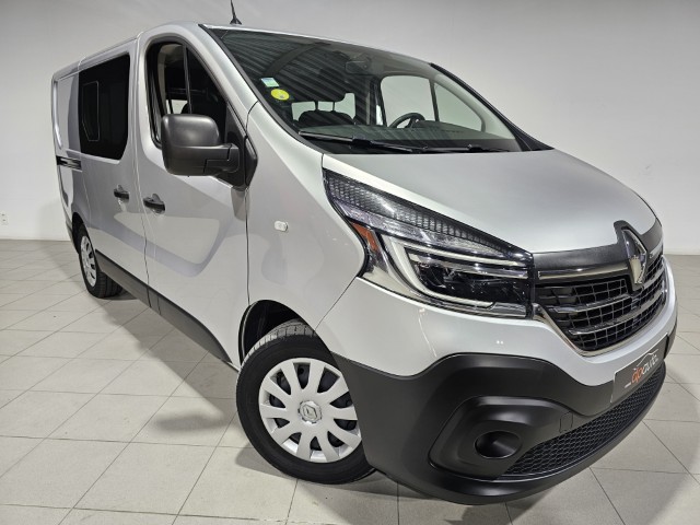 Renault Trafic dCi Lichte vracht - 5 zitplaatsen