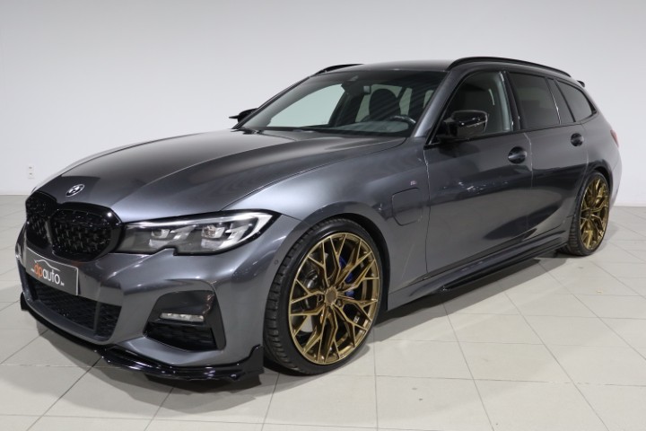 BMW 330e Touring M-Sport