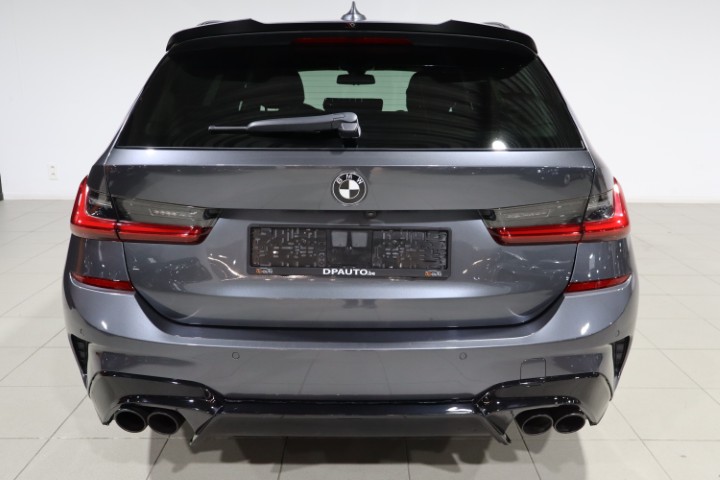 BMW 330e Touring M-Sport