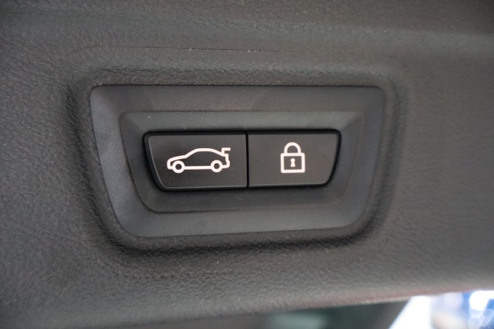 BMW 330e Touring M-Sport