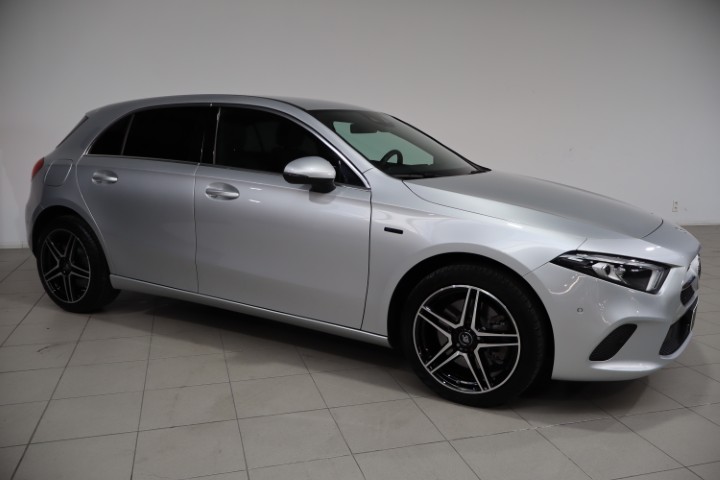 Mercedes A250e 8G-DCT