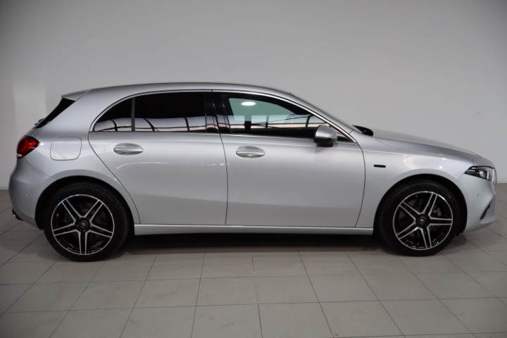 Mercedes A250e 8G-DCT