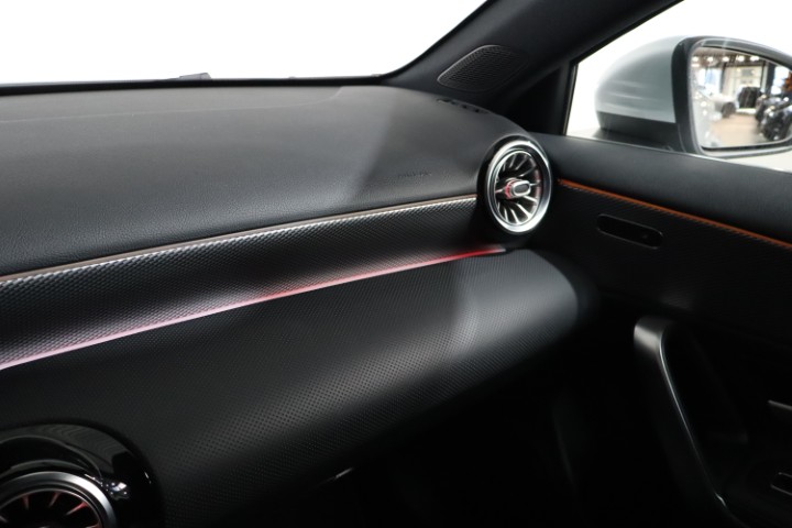 Mercedes A250e 8G-DCT