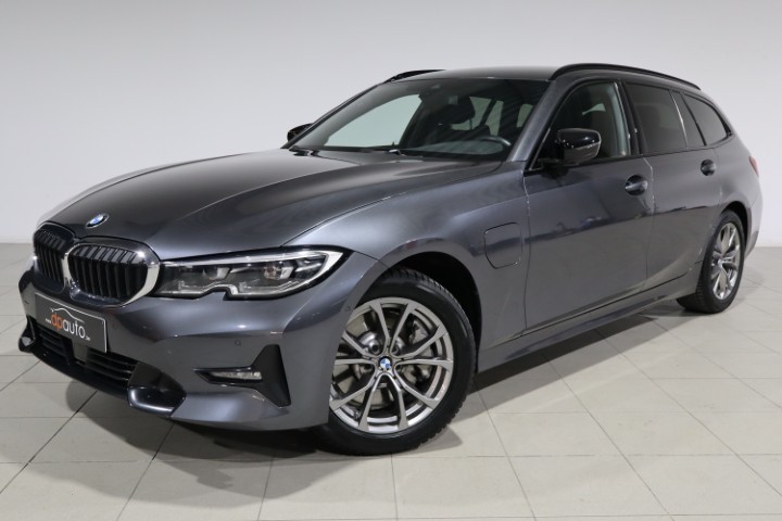 BMW 330e
