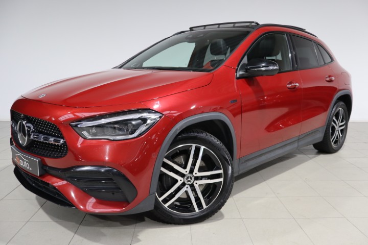 Mercedes GLA250e DCT AMG Line