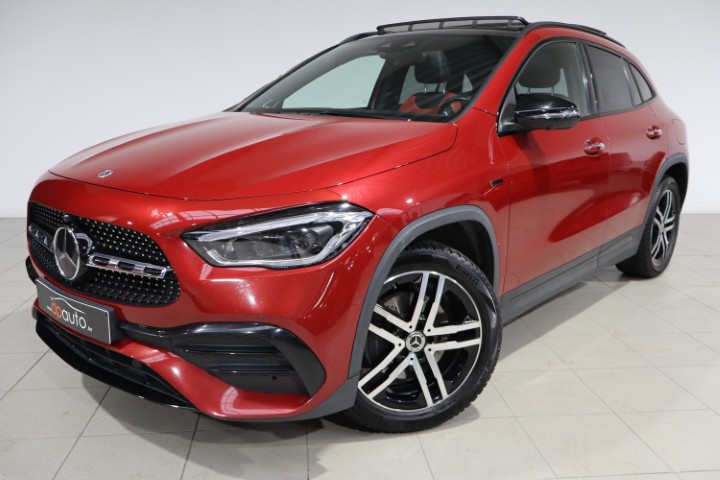 Mercedes GLA250e DCT AMG Line