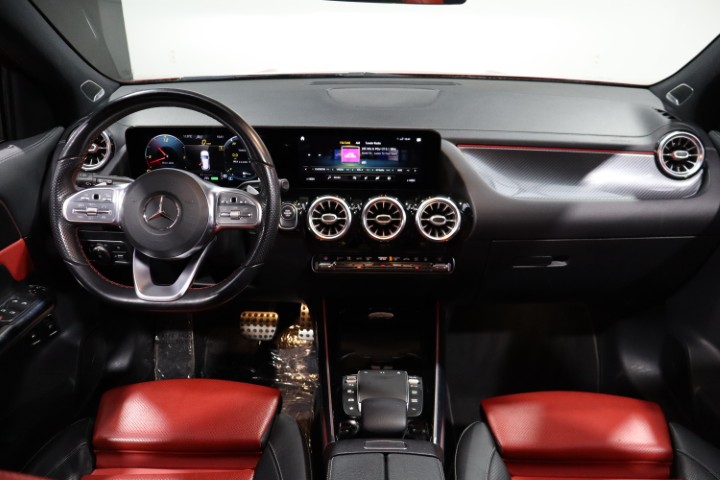 Mercedes GLA250e DCT AMG Line