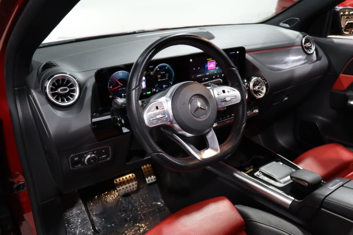 Mercedes GLA250e DCT AMG Line