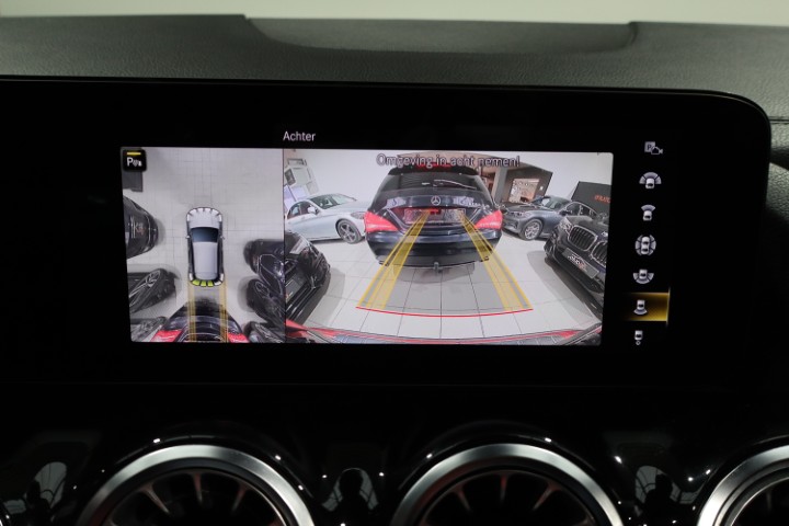 Mercedes GLA250e DCT AMG Line