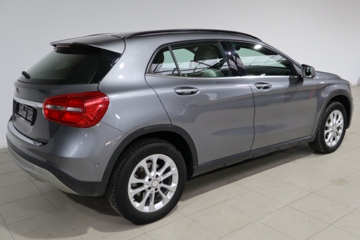 Mercedes GLA250
