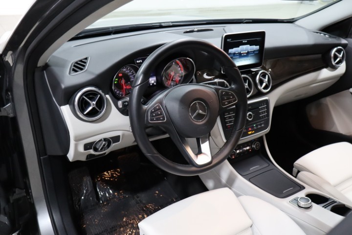Mercedes GLA250