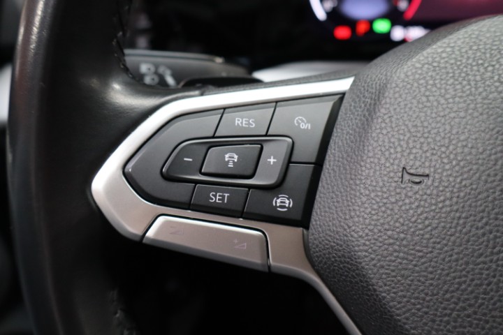 Volkswagen Golf 1.0 TSI DSG Join