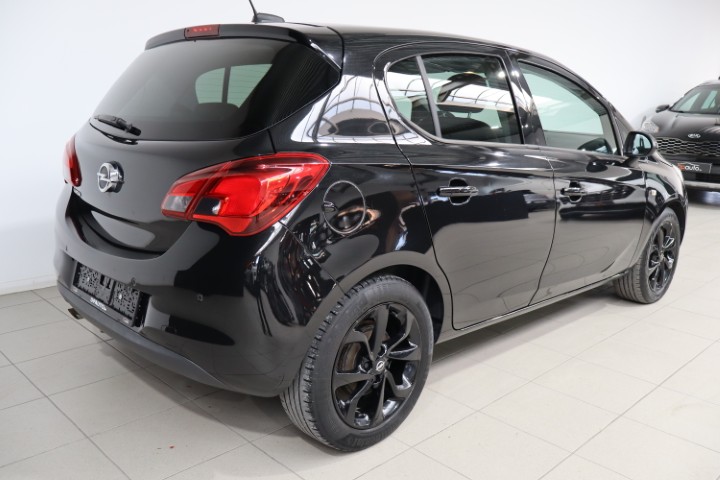 Opel Corsa 1.2i Black Edition