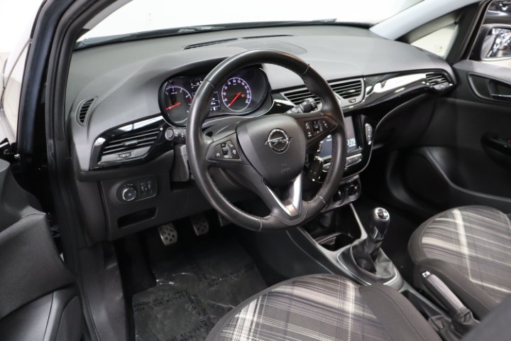 Opel Corsa 1.2i Black Edition