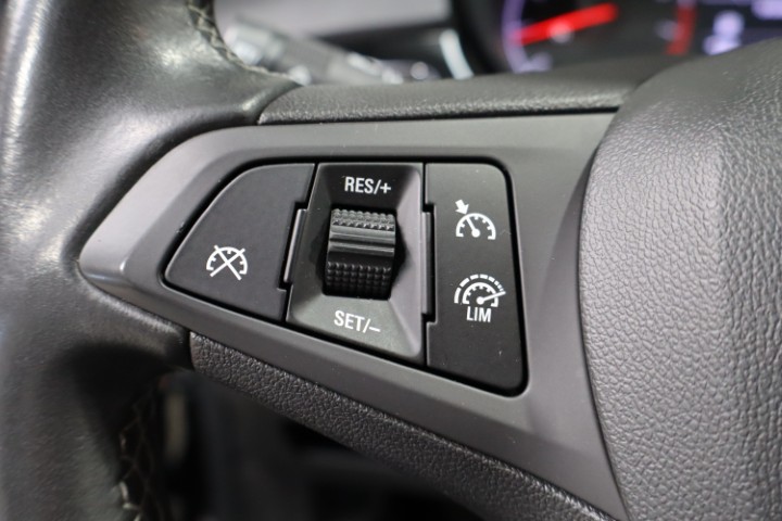 Opel Corsa 1.2i Black Edition