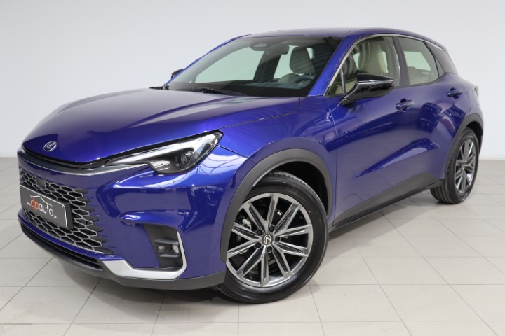 Lexus LBX 1.5i HEV CVT Elegant