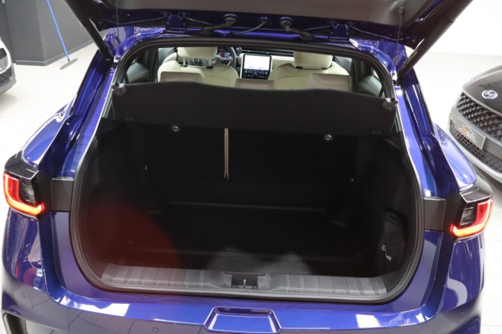 Lexus LBX 1.5i HEV CVT Elegant