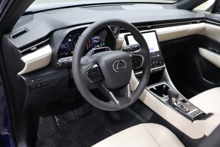 Lexus LBX 1.5i HEV CVT Elegant