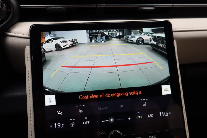 Lexus LBX 1.5i HEV CVT Elegant