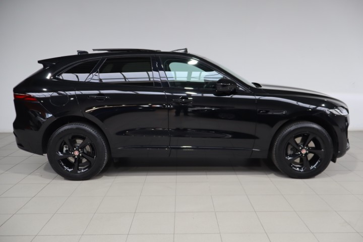 Jaguar F Pace 2.0 D MHEV AWD D165 R-Dynamic Black