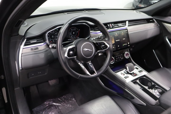 Jaguar F Pace 2.0 D MHEV AWD D165 R-Dynamic Black