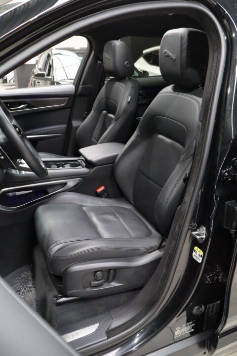 Jaguar F Pace 2.0 D MHEV AWD D165 R-Dynamic Black