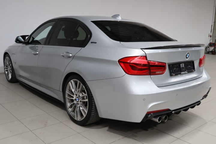 BMW 330e M PACK