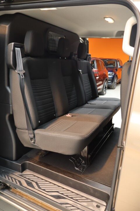 Ford Transit Custom 2.0 Automaat Lichte vracht 5 zitplaatsen