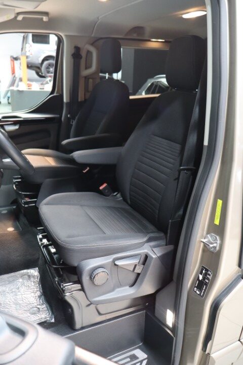 Ford Transit Custom 2.0 Automaat Lichte vracht 5 zitplaatsen