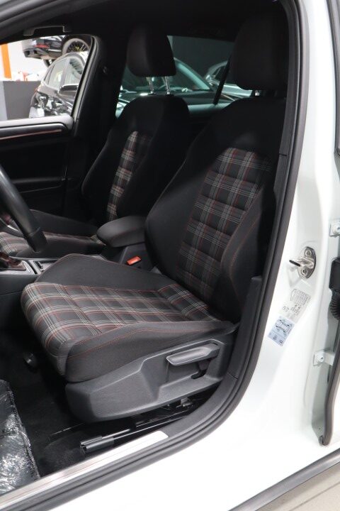 Volkswagen Golf GTI 2.0 TSI DSG