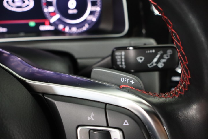 Volkswagen Golf GTI 2.0 TSI DSG