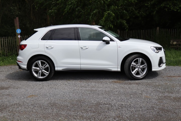 Audi Q3 35 TFSI S Tronic S Line
