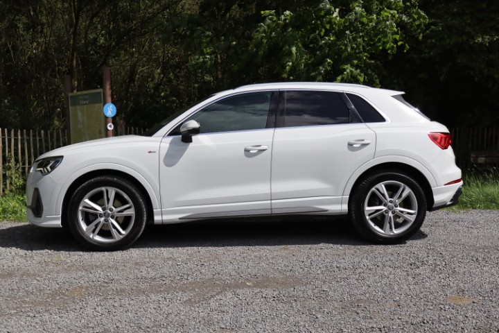 Audi Q3 35 TFSI S Tronic S Line